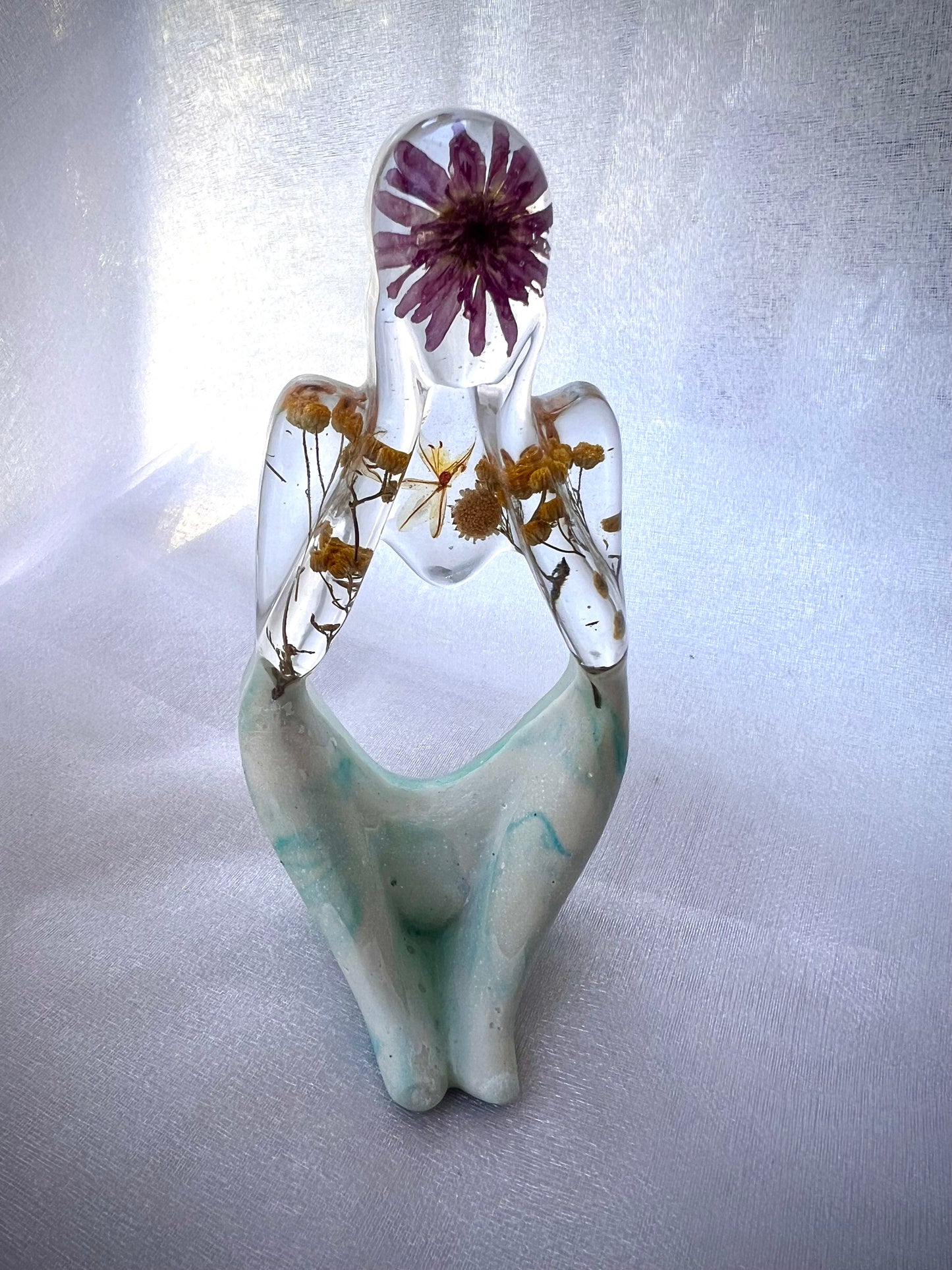 Thinker dream Purple daisy fynbos real natural wild flower figurine statute decor