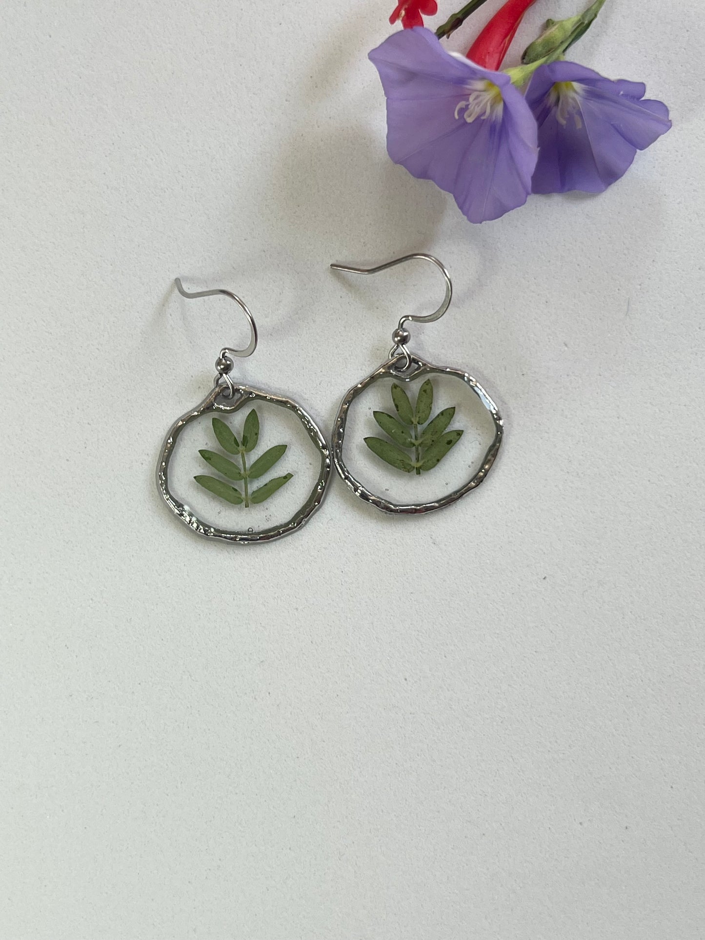 Petite Ral Leaf in silver Frame Resin Jewelry