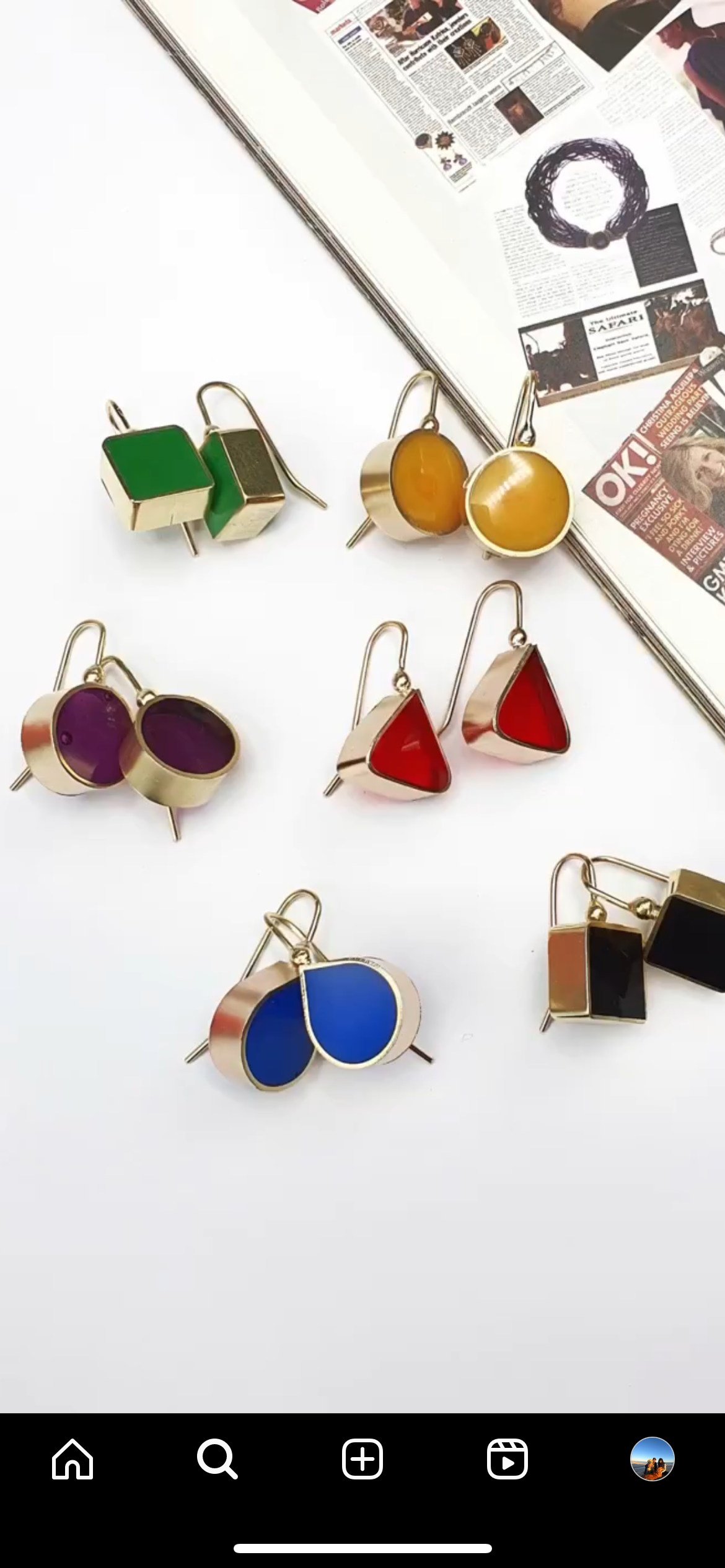 Geometeic drop earrings