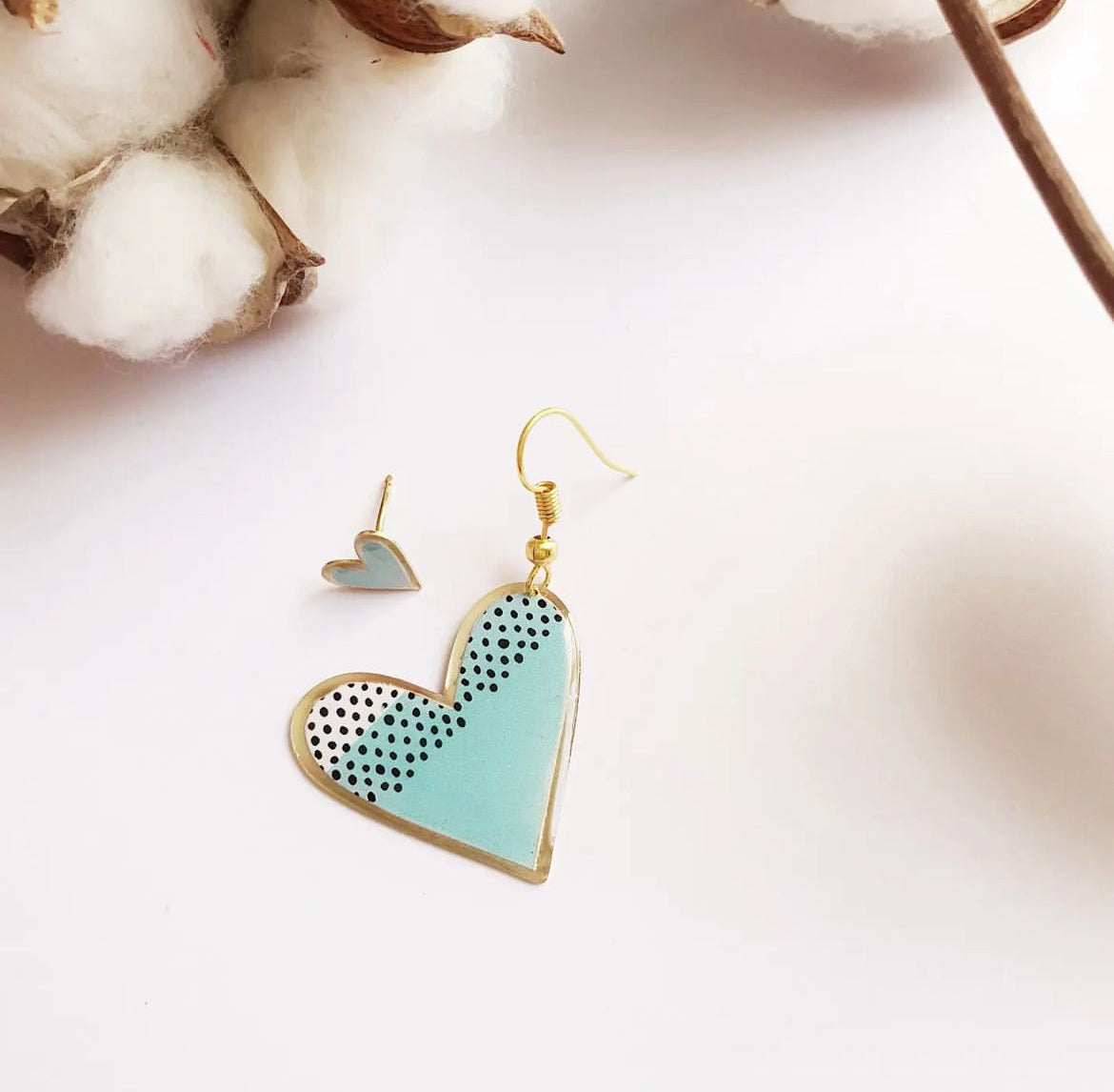 Mismatch tiny and large heart earrings