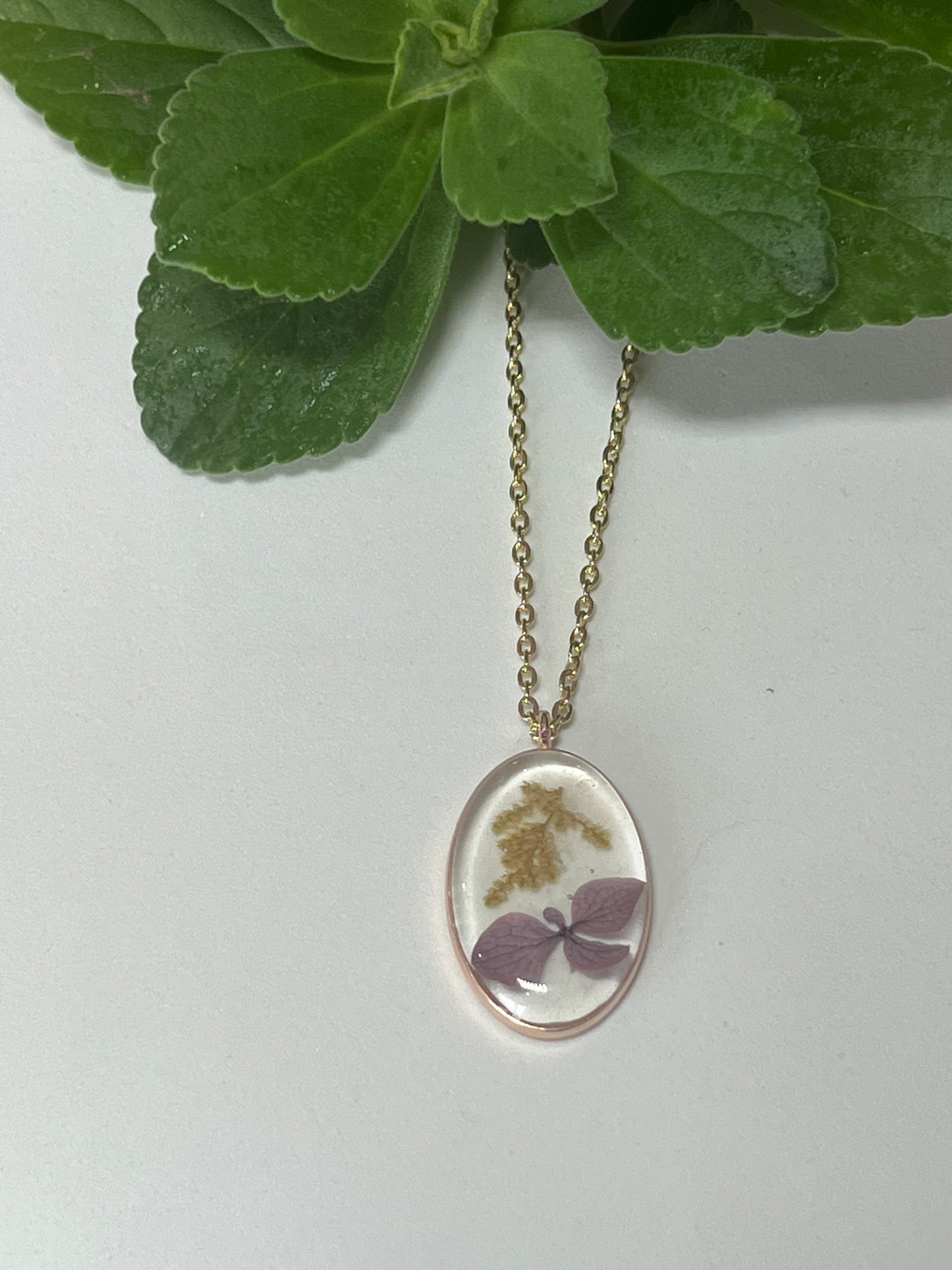 soft Iris real flower elegant oval necklace