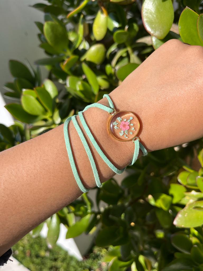 Fynbos Resin Bracelet with natural flowers