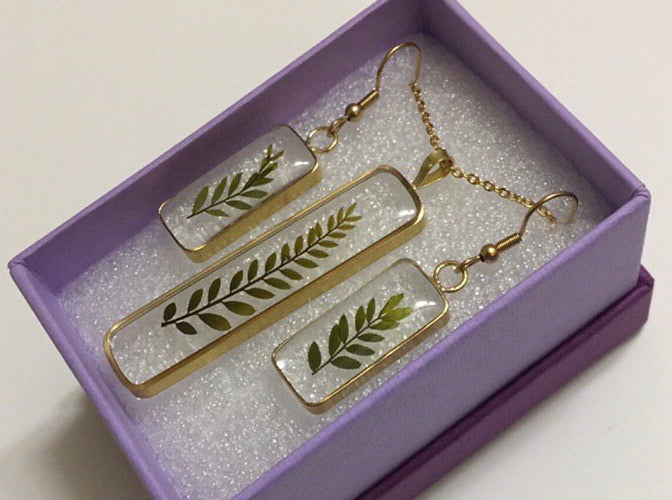 Petite Locust Leaf Resin Pieces