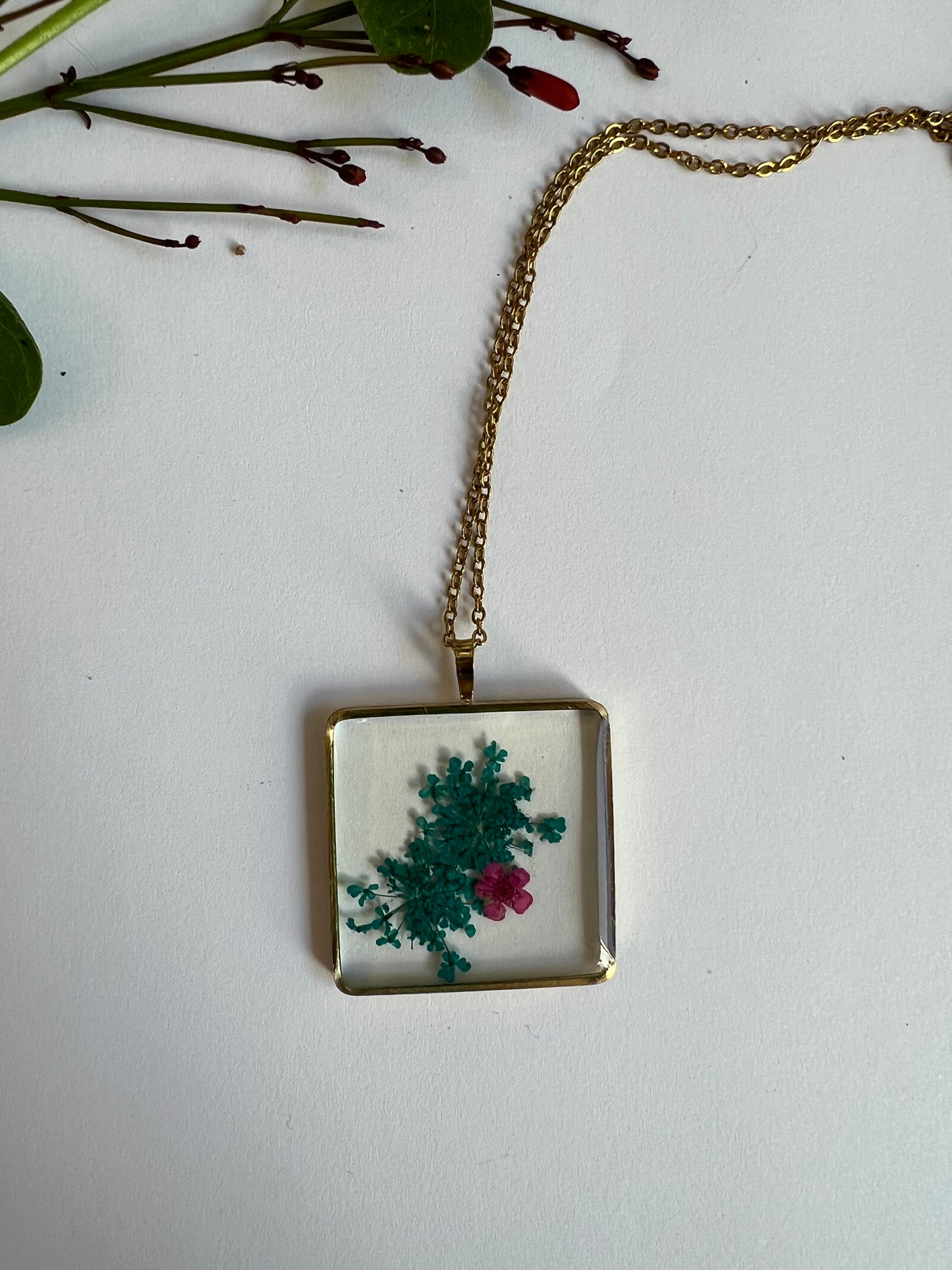 Dark blue fynbos blast and pink Fynbos blast resin square shape with natural flowers
