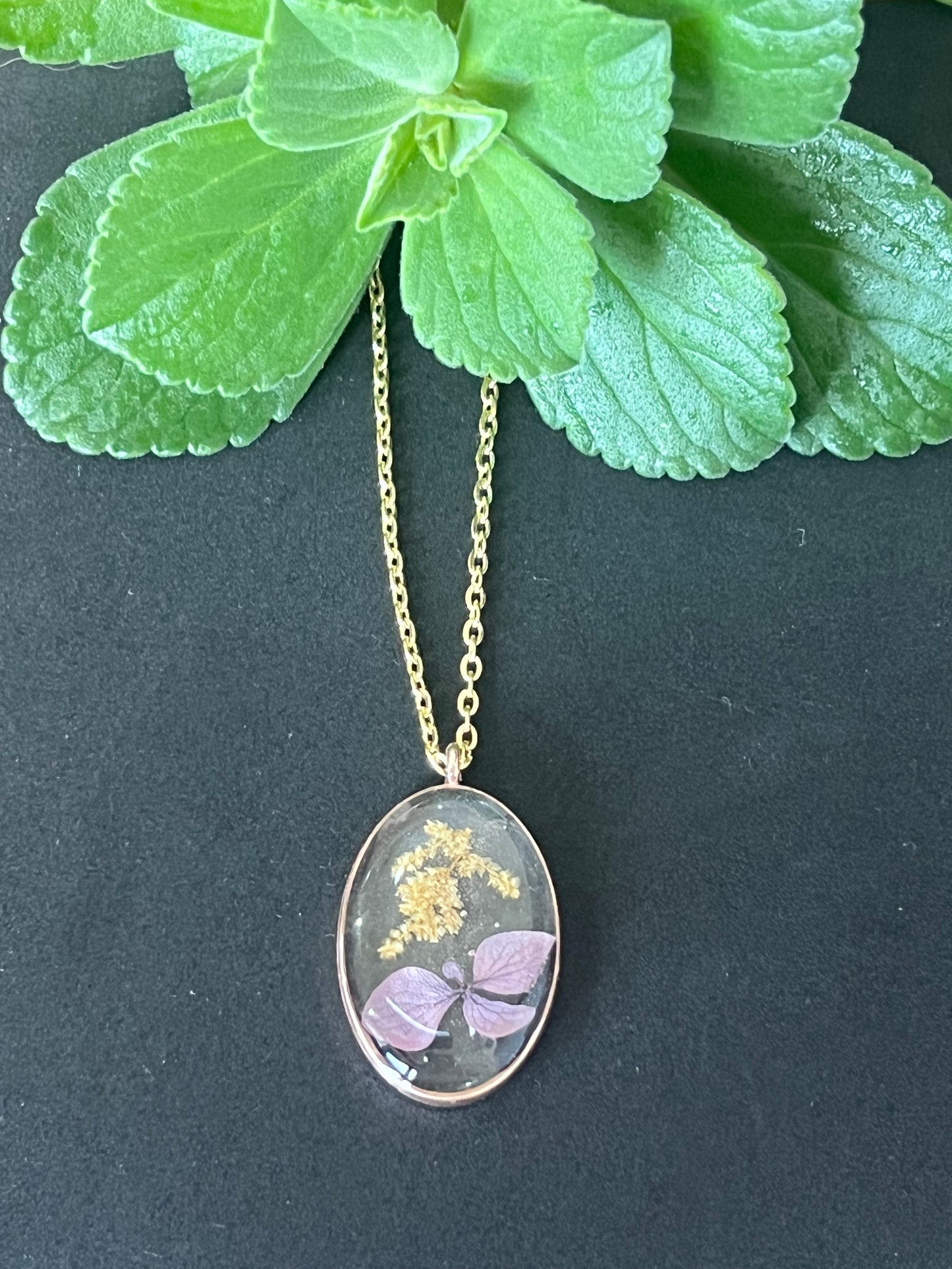 soft Iris real flower elegant oval necklace