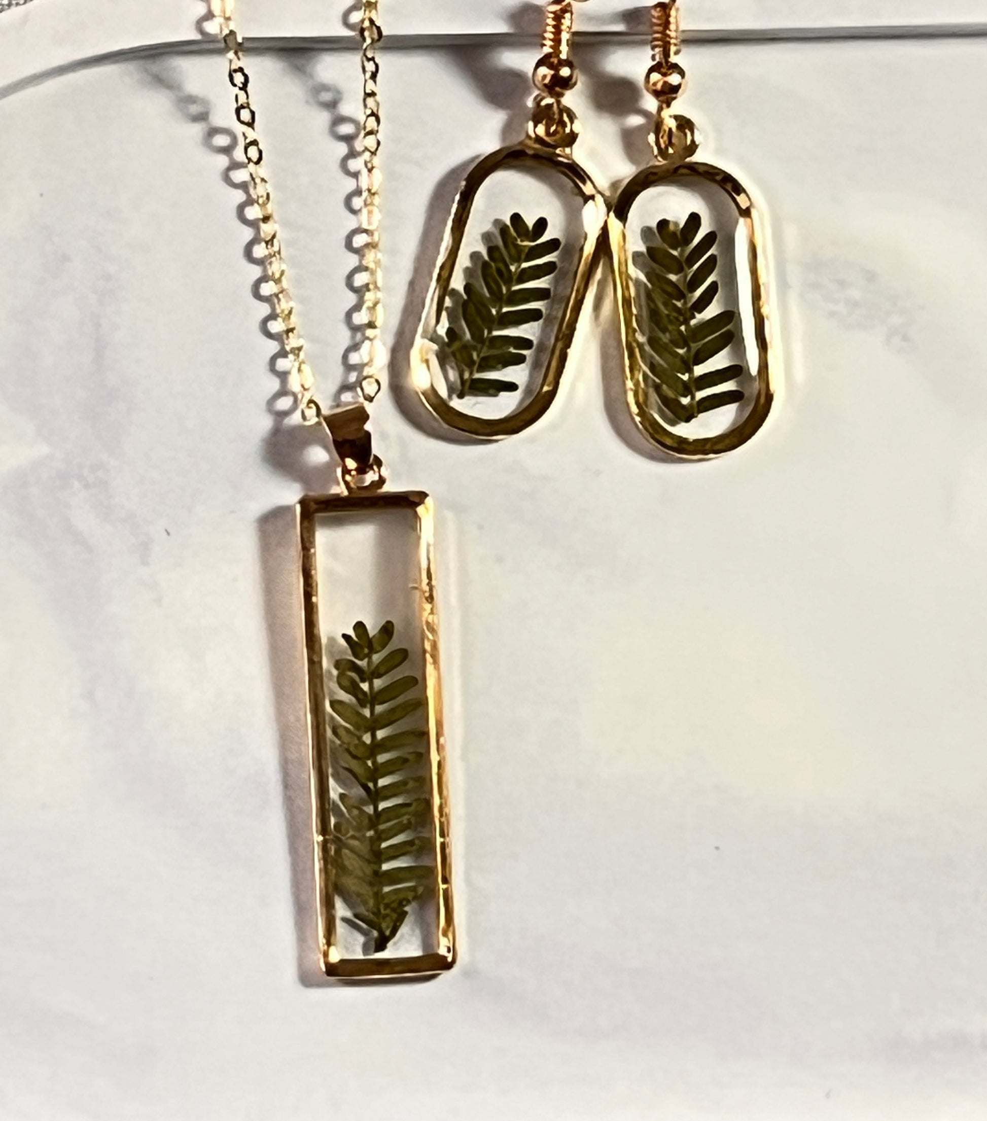 Petite Fern Resin Pieces in Rectangle Frame - JewlOn