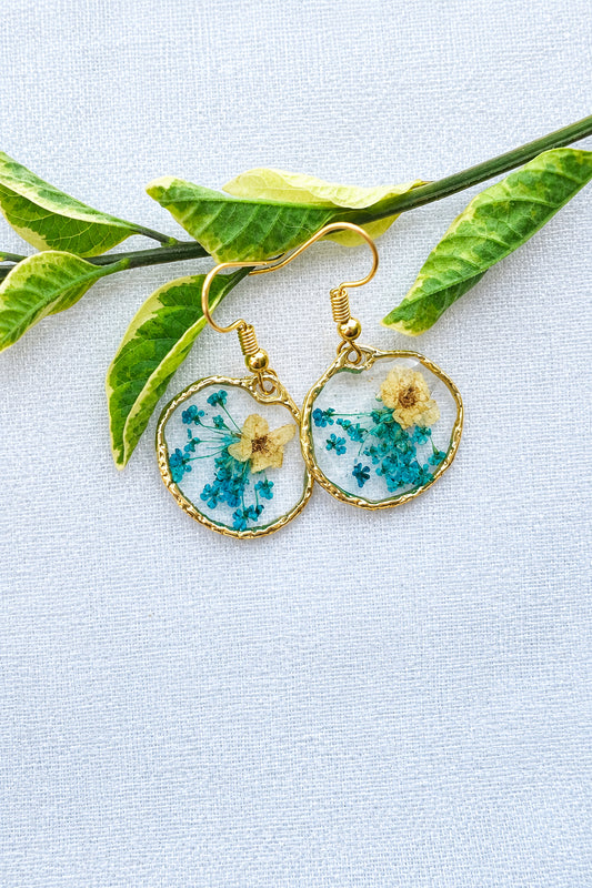 Blue Lace Fynbos with tiny white round Resin Jewellery - JewlOn