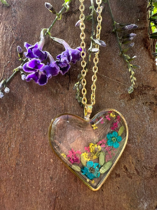 heart shape filled with tiny real flowers necklace perfect gift