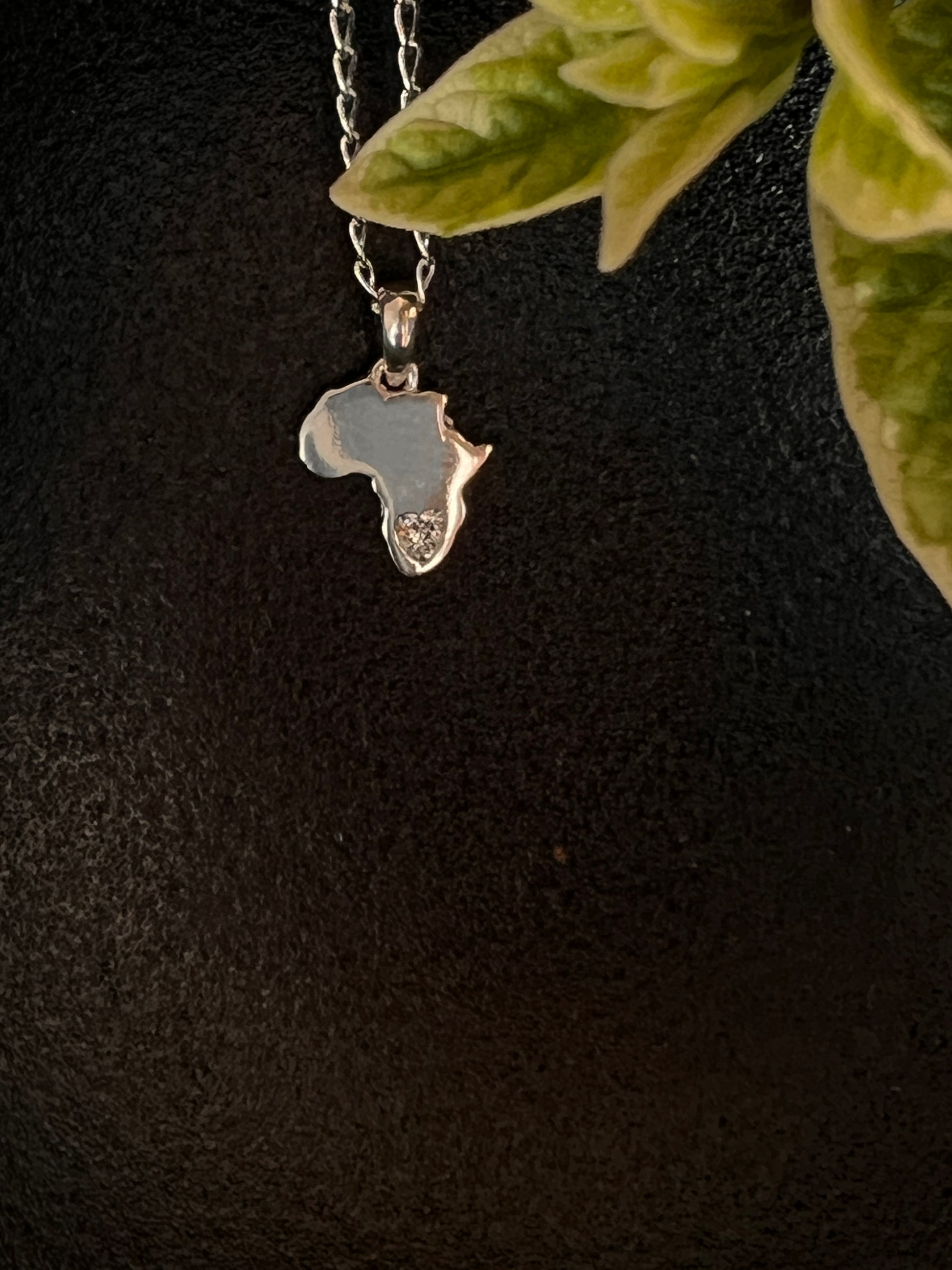 Dainty Solid Africa - JewlOn