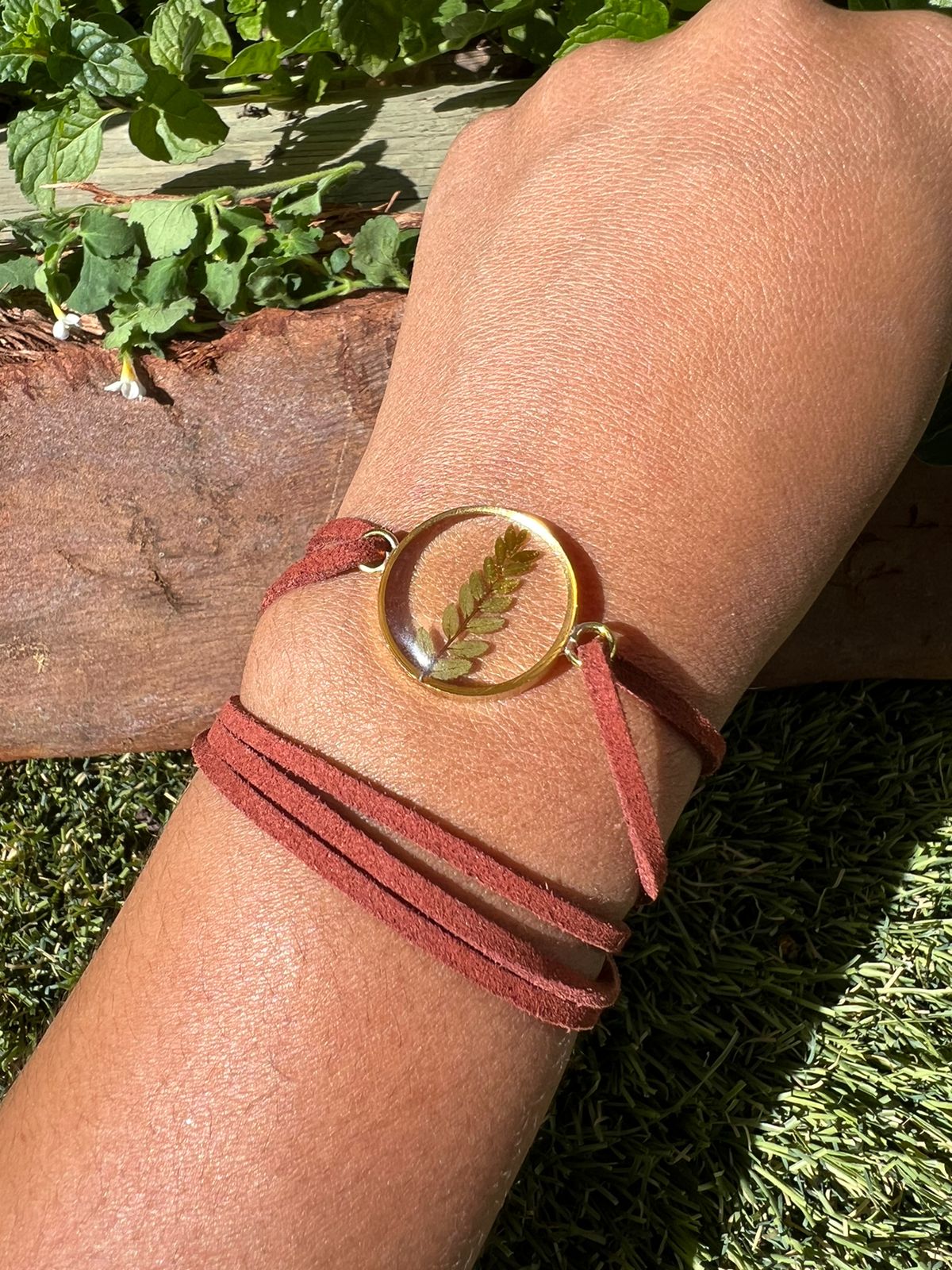 Tiny real leaf round adjustable bracelet