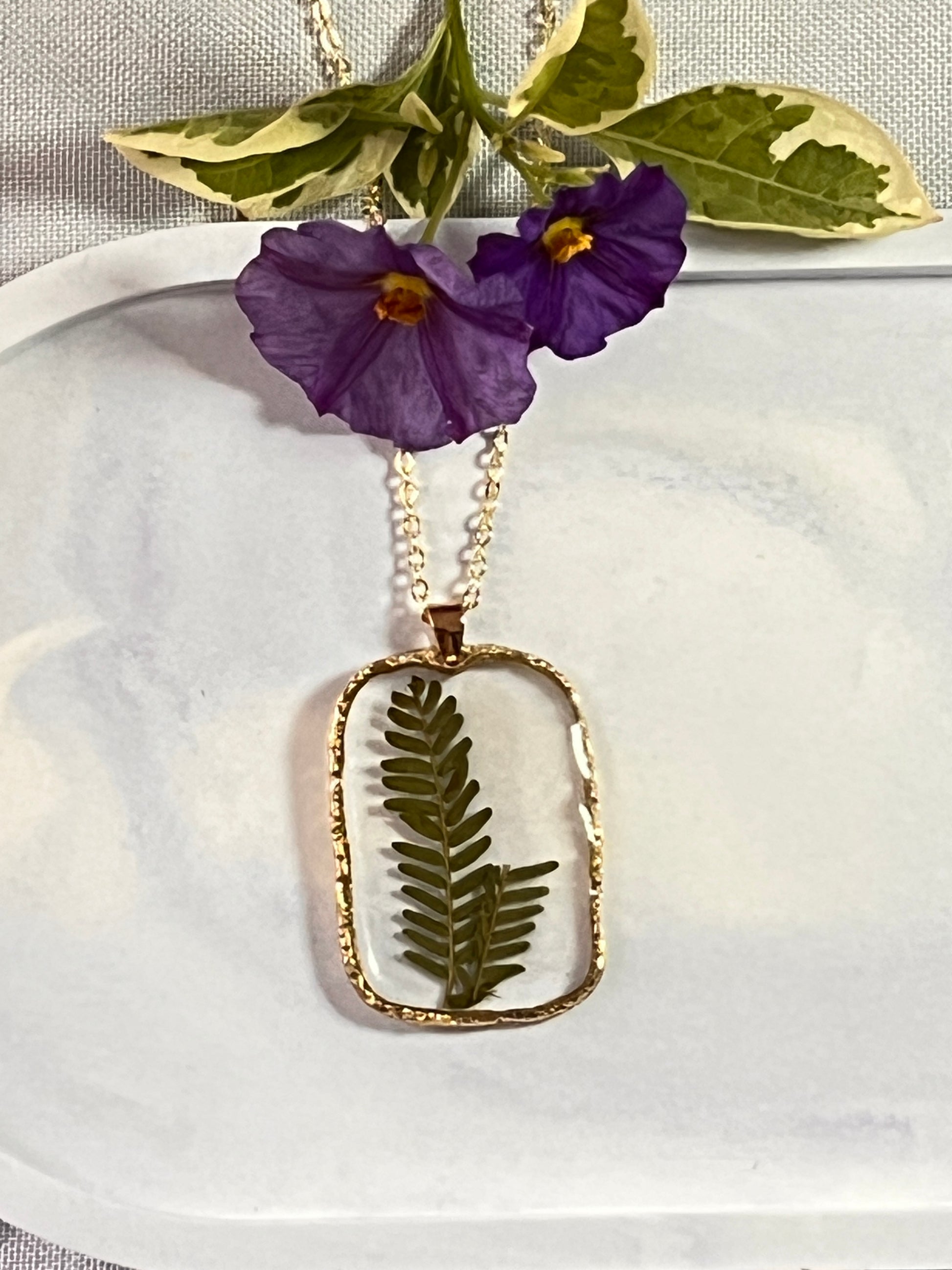 Petite Fern Resin Pieces in Rectangle Frame - JewlOn