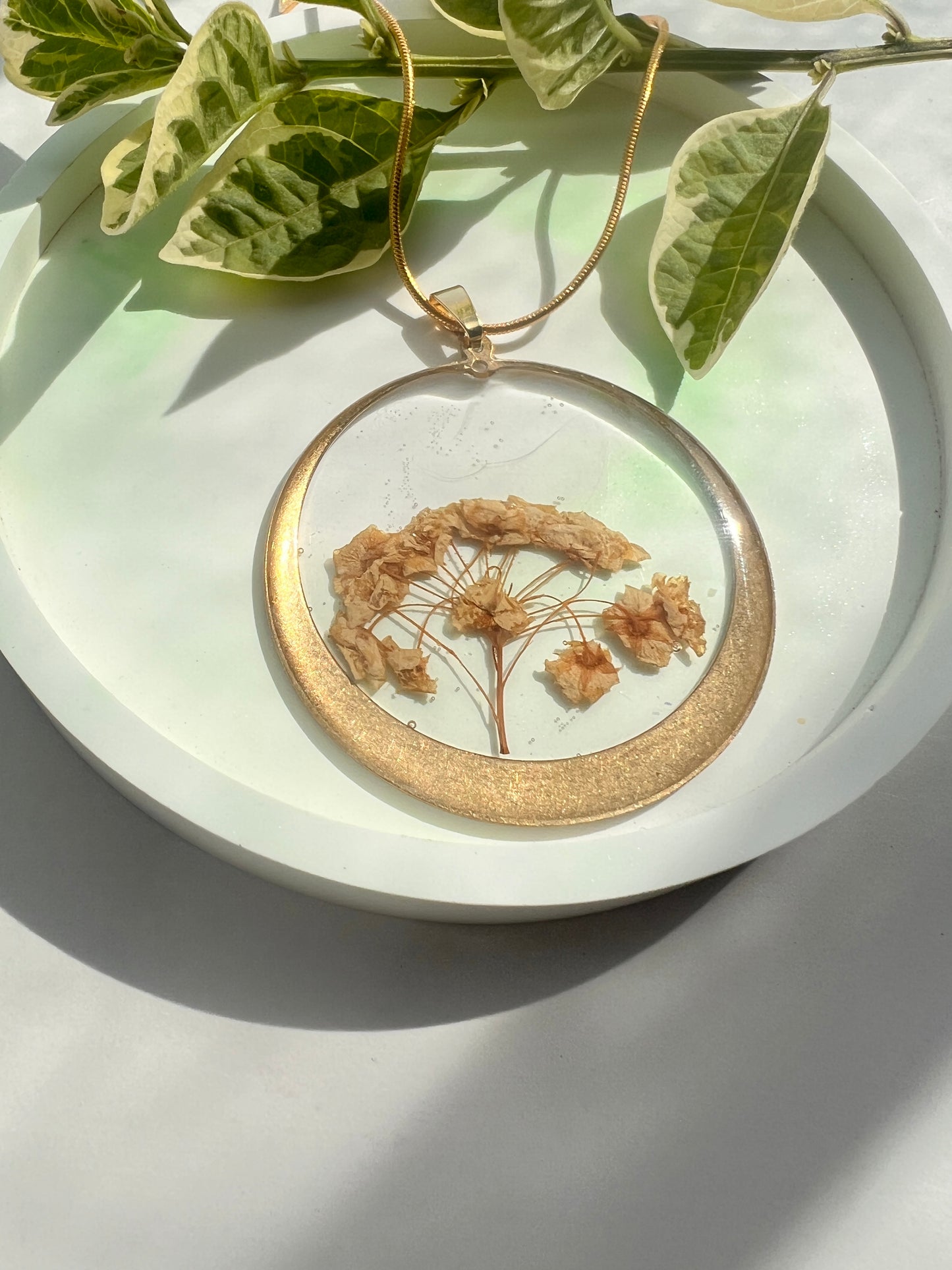 Statement Fynbos Bouquet in Round Frame Resin Jewellery