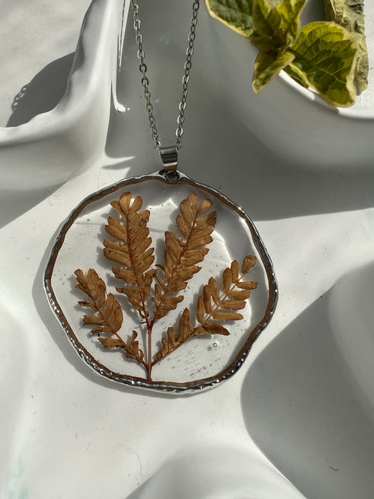Statement Leaf in Silver Round Frame Resin Jewellery