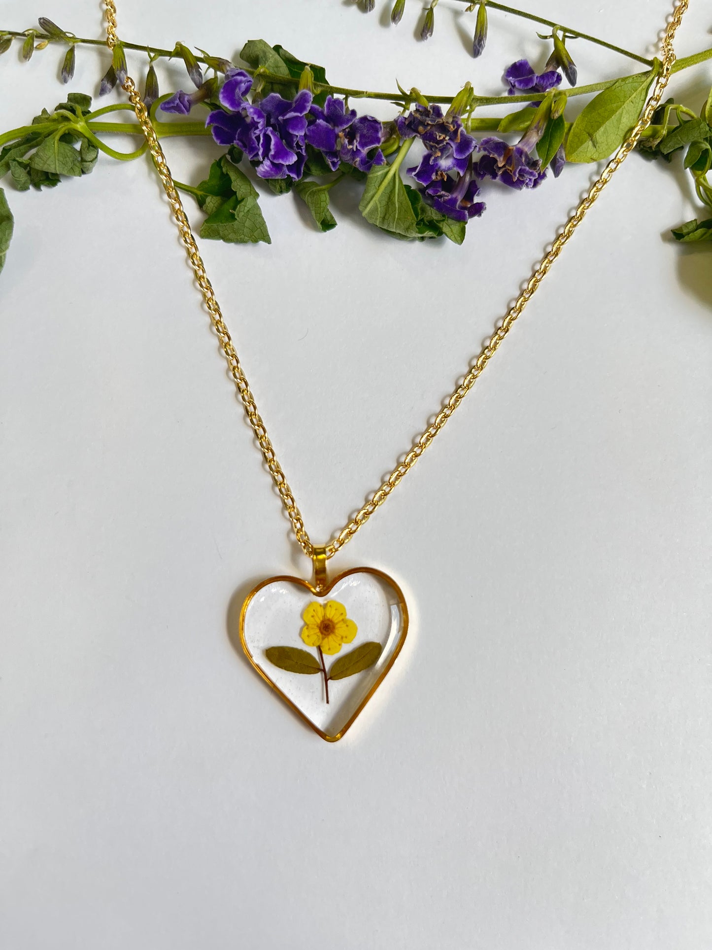 Tiny Flower heart Shape Resin Jewellery