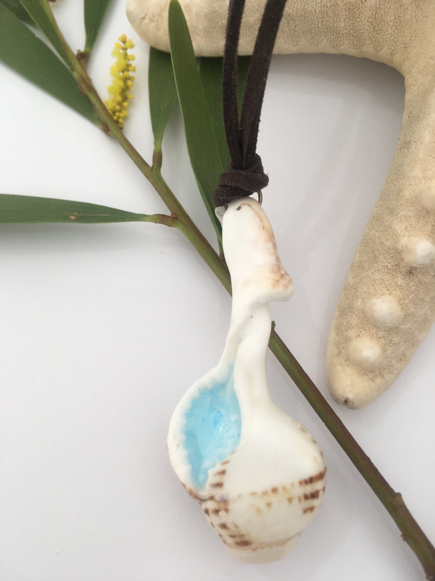 Seashell unisex resin necklace