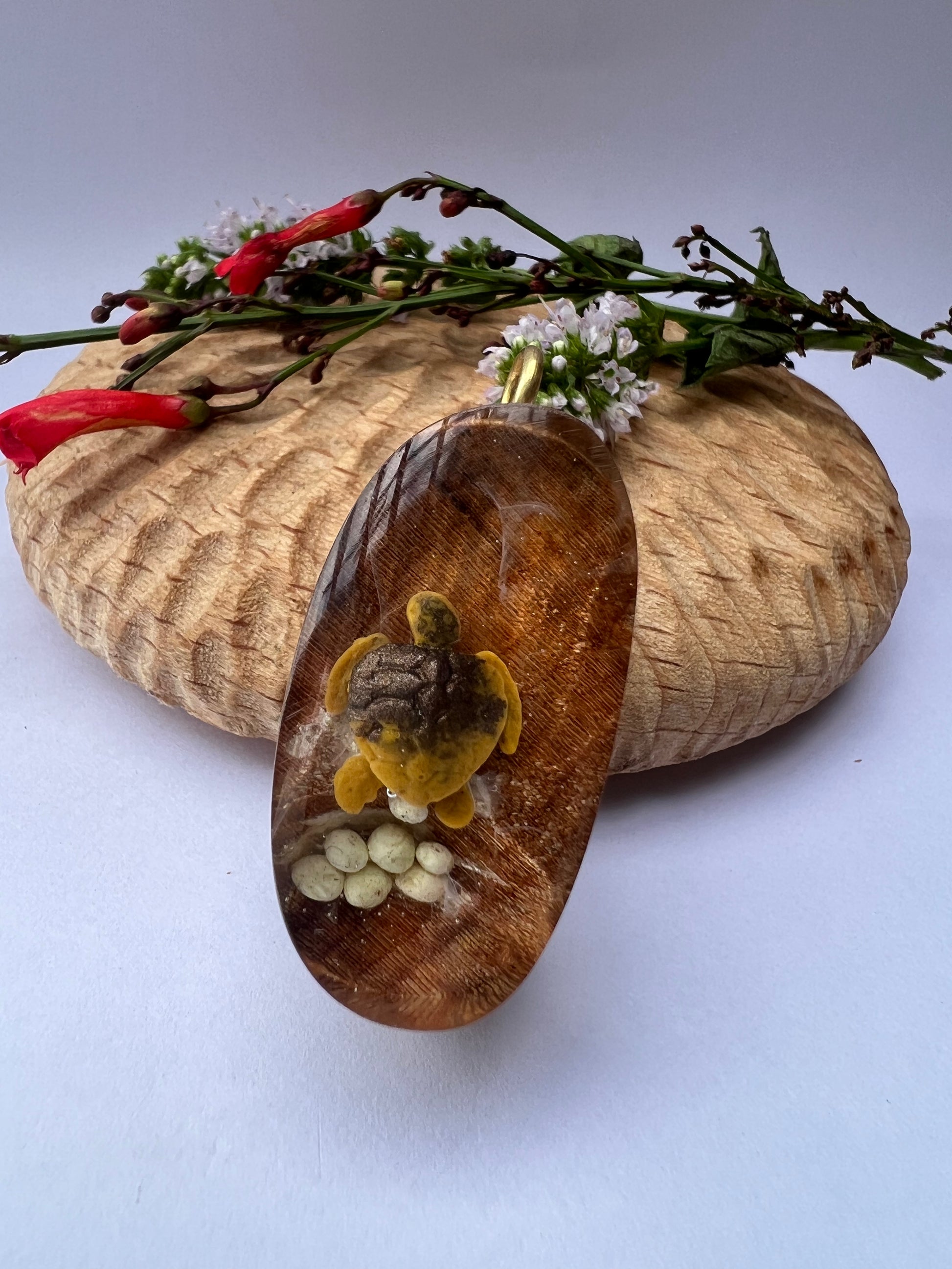 Turtle nest unisex resin necklace