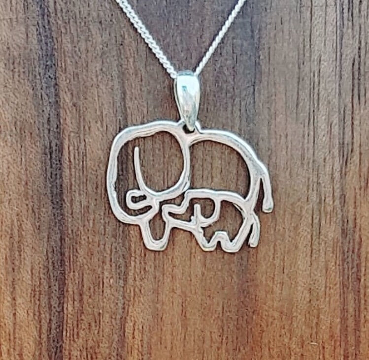 Sterling silver mama and baby elephant