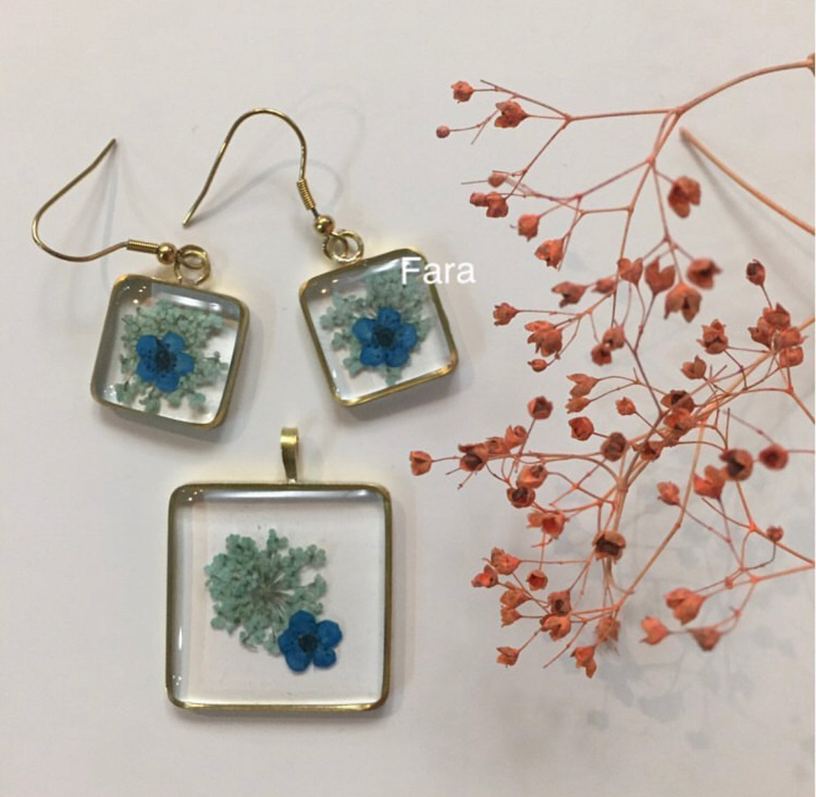 Soft Green Fynbos Blast and tiny blue Square Shape Resin Jewellery