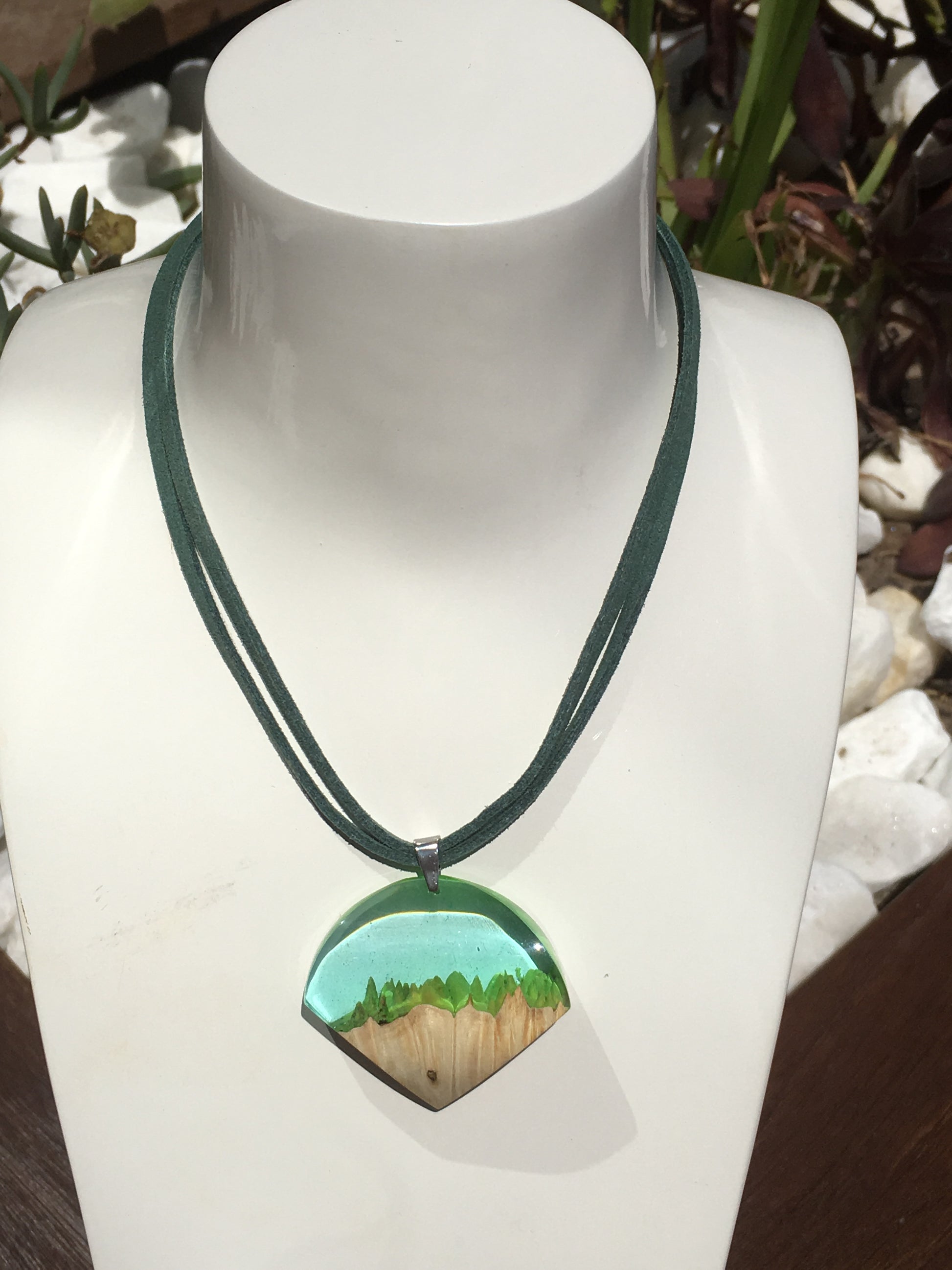 Rwenzori Mountains Epoxy Crystal Necklace - JewlOn