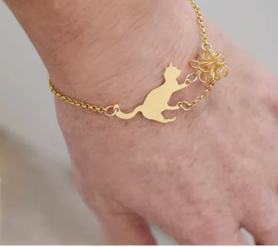 14k Gold plated cat bracelet